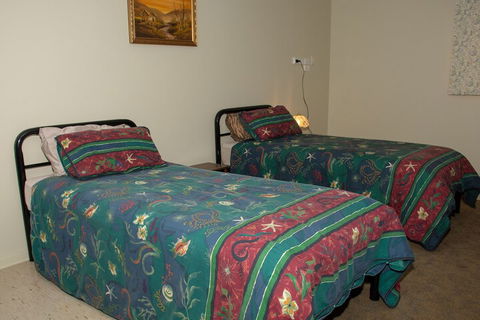 Chrissie's Dongara - Pet Friendly - Travel Agents 2