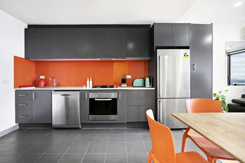 ZEE, 2BDR Southbank Apartment - Tourism Guide 3