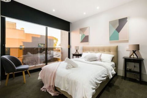 SOPHIA, 2BDR North Melbourne House - Tourism Guide 0