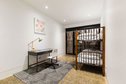 SOPHIA, 2BDR North Melbourne House - Tourism Guide 2