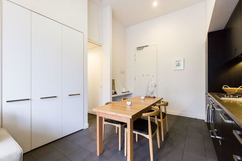 GEORGE, 1BDR North Melbourne Apartment - Travel Search 2
