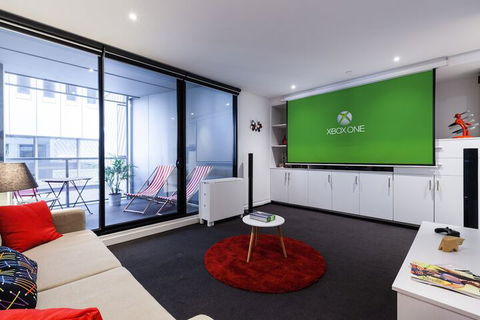 CLARK, 1BDR Melbourne Apartment - Tourism Guide 1