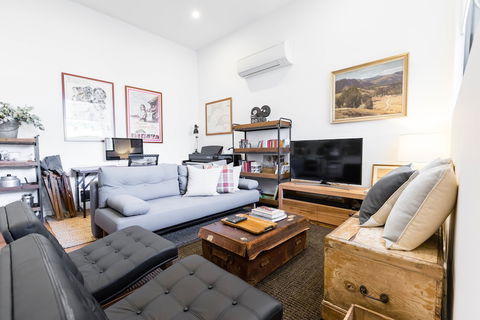 MURRAY, 1BDR Fitzroy Apartment - Tourism Guide 3
