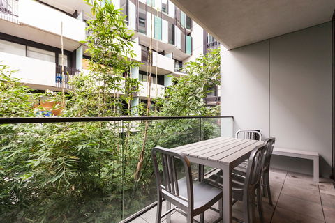 ZACH, 1BDR St.Kilda Apartment - Tourism Guide 0