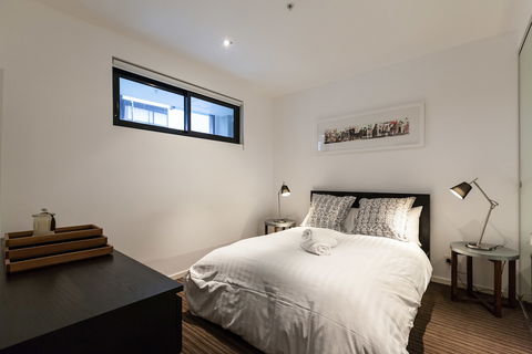 ZACH, 1BDR St.Kilda Apartment - Tourism Guide 2
