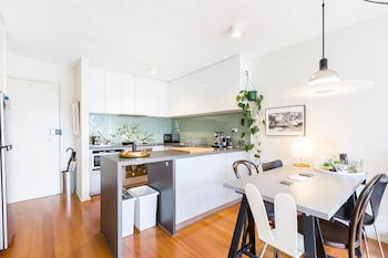 ISAAC, 1BDR South Melbourne Apartment - Travel Search 0