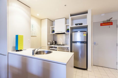 WESLEY, 2BDR Carlton Apartment - Tourism Guide 2