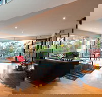 Dee Jays Studio - Travel Agents