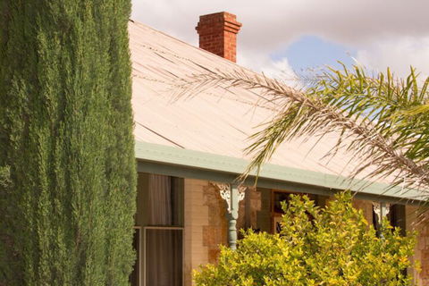 Kimba Travellers Haven - Travel Agents 1