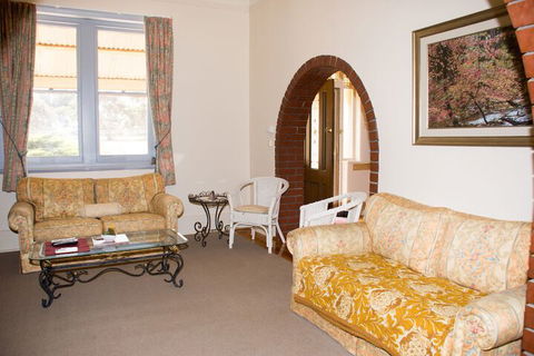 Kimba Travellers Haven - Travel Agents 3
