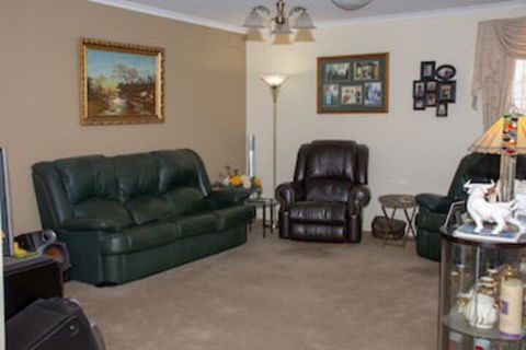 Chrissies Palace Hostel - Travel Agents 0