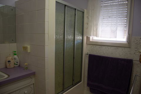 Chrissies Palace Hostel - Travel Agents 5
