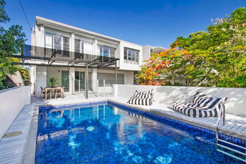 42 Bryan Street - Travel Search 6