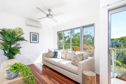 42 Bryan Street - Travel Search 1