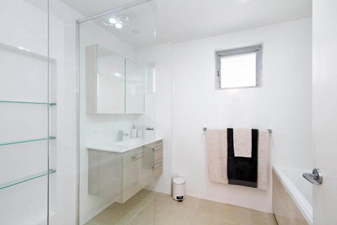 42 Bryan Street - Travel Search 4