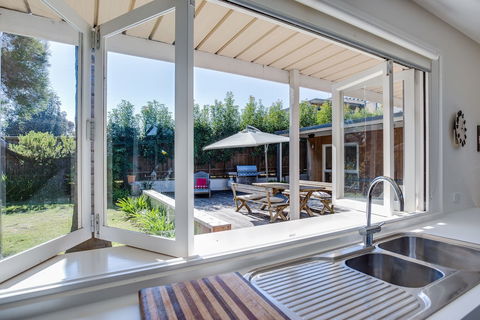 Portsea Place - Travel Agents 0