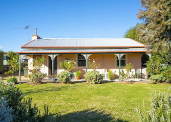 Rubys Cottage - Travel Agents 1