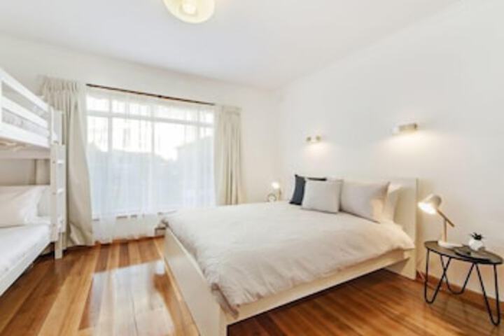 Summerlands VIC Travel Agents