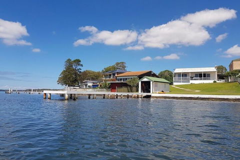 Lake Escape - Lake Macquarie - Tourism Guide 2