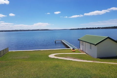 Lake Escape - Lake Macquarie - Tourism Guide 0