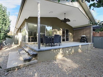 Bright Delight - Modern Luxury - Travel Search 0