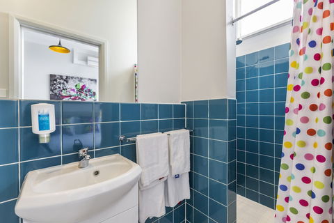 Nightcap At Ashley Hotel - Travel Agents 6