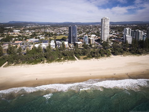 Boardwalk Burleigh Beach - Travel Search 0