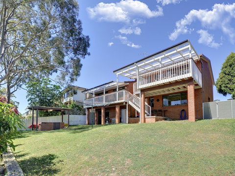 Neptunes Rest 55 Corrie Parade - Travel Agents 0