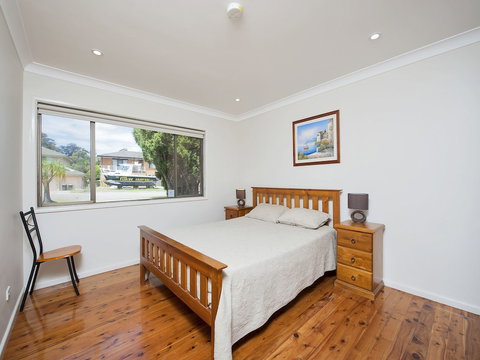 Neptunes Rest 55 Corrie Parade - Travel Agents 3