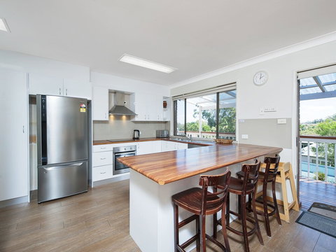 Neptunes Rest 55 Corrie Parade - Travel Agents 1