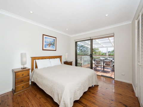 Neptunes Rest 55 Corrie Parade - Travel Agents 5