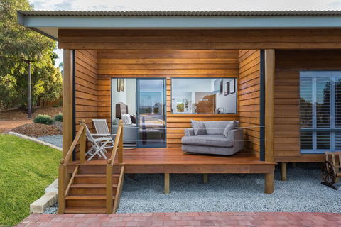 The Swan Valley Retreat - Tourism Guide 2