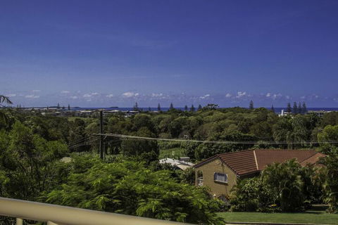 KINGSCLIFF HOLIDAY HOME On The HILL SYDS VIEW - Tourism Guide 1