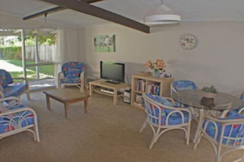 Fingal Beach Shack - Tourism Guide 0