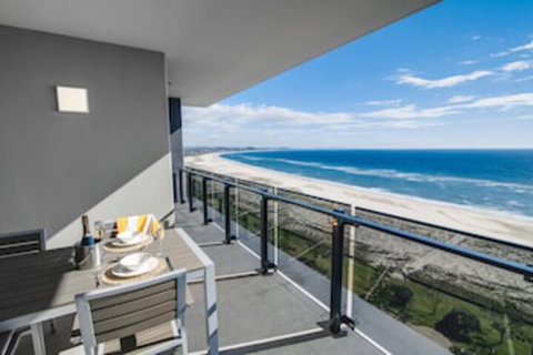 Iconic Kirra Beach Resort - Travel Agents 0