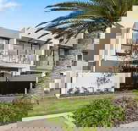 The Peninsula at Hope Island - Travel Search