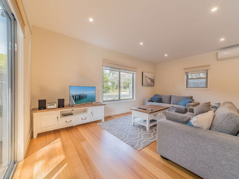 Broughton By The Beach - Travel Agents 2