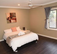 Warrawong holiday big home