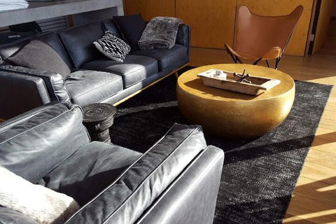 The Longhouse Suite 1 - Tourism Guide 1