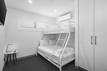 Ocean Grove Chalet - Travel Agents 6