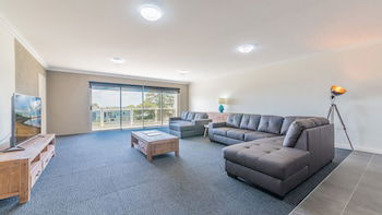 Thompson Avenue Apartments - 3 - Travel Agents 0