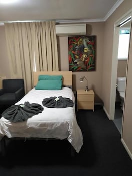Irish Club Accommodation - Travel Agents 3
