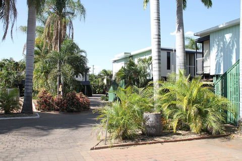 Irish Club Accommodation - Travel Agents 0