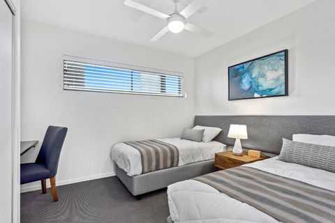 Direct Hotels - North Shore Kawana - Travel Search 7