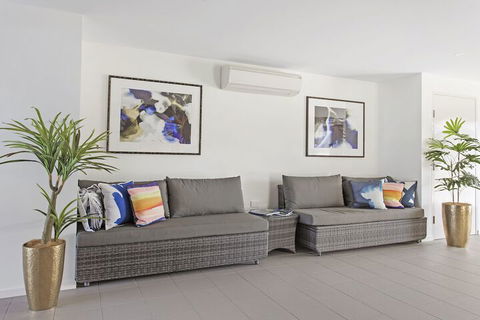 Direct Hotels - North Shore Kawana - Travel Search 2