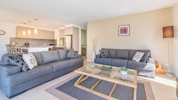 Birch Holiday House - Travel Agents 0