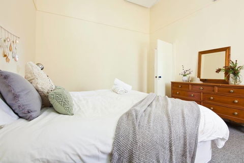 WB319 Chatswood Charmer Roomy 3 Bed Apartment - Tourism Guide 0