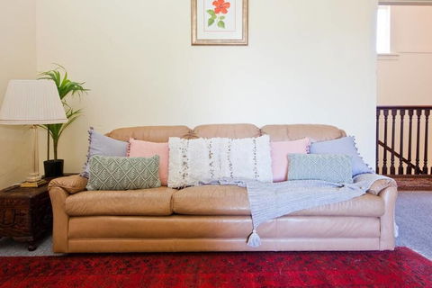 WB319 Chatswood Charmer Roomy 3 Bed Apartment - Tourism Guide 6