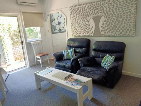 The Boathouse A 3 Bedroom House - Cruises Travel 4