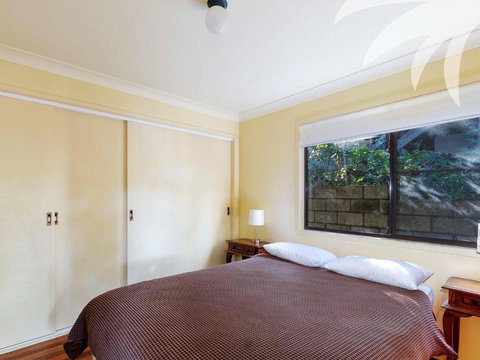 Elandra - Travel Agents 1